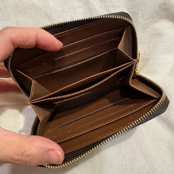 Brown Monogram Wallet - Picture 5 of 6